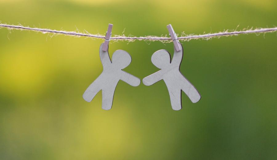 Strengthening Relationships – Fostering Social Competences